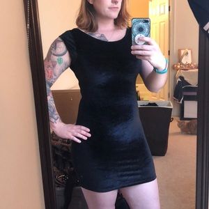 Blue velvet dress GOING TO DONATION NXT WK